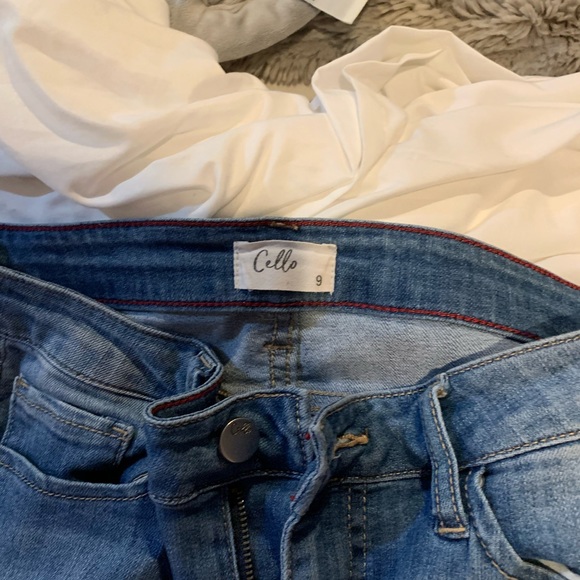 ripped jeans - Picture 2 of 3